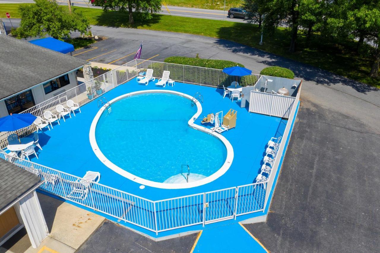 American Inn Карлайл Экстерьер фото
