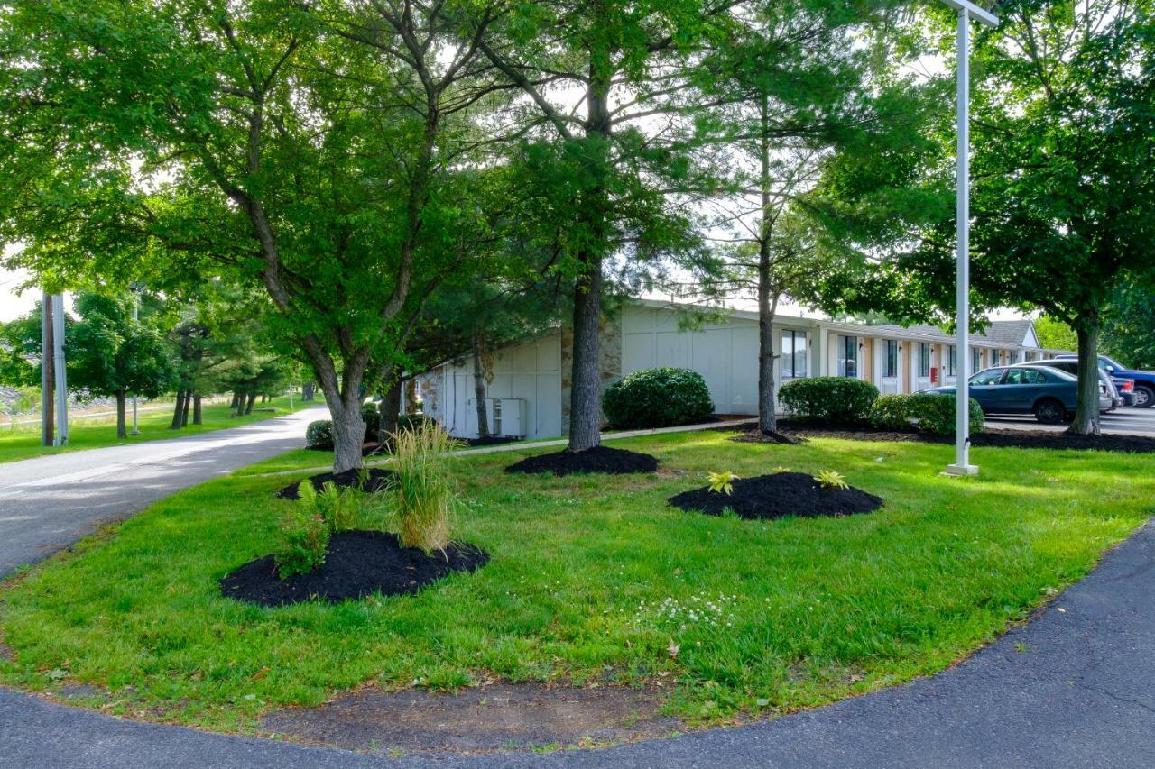 American Inn Карлайл Экстерьер фото